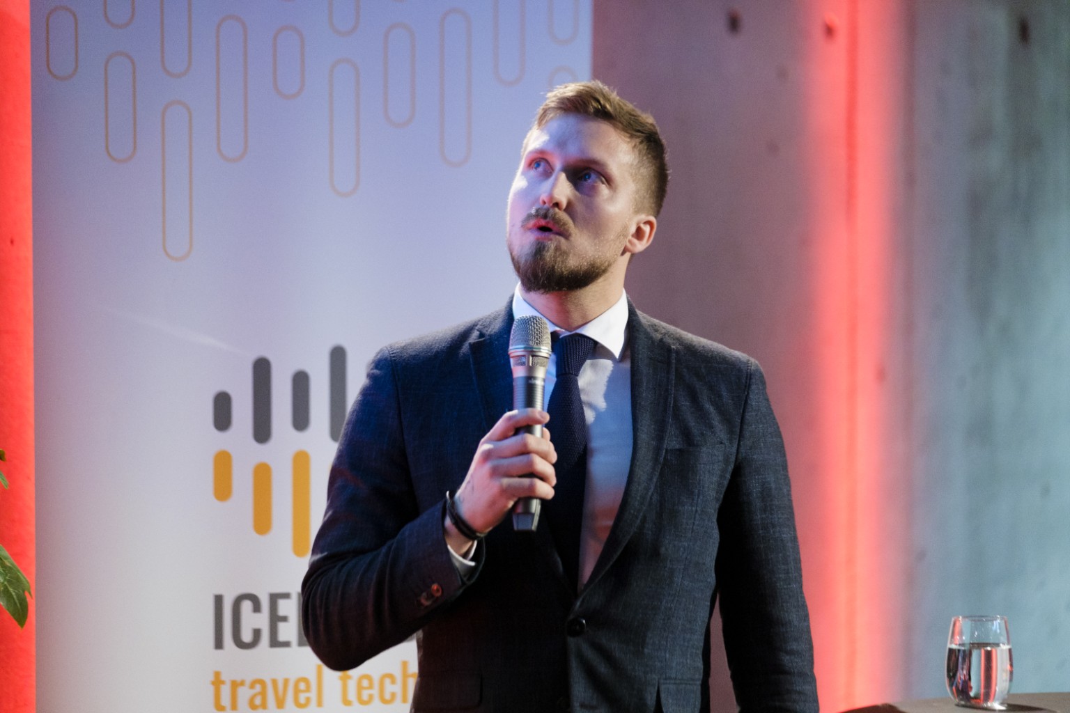 Aríel Jóhann Árnason speaking at a professional event
